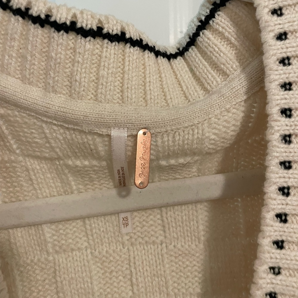 Free People Cream Knit V-Neck Sweater Vest with Black Trim - Picture 3 of 3